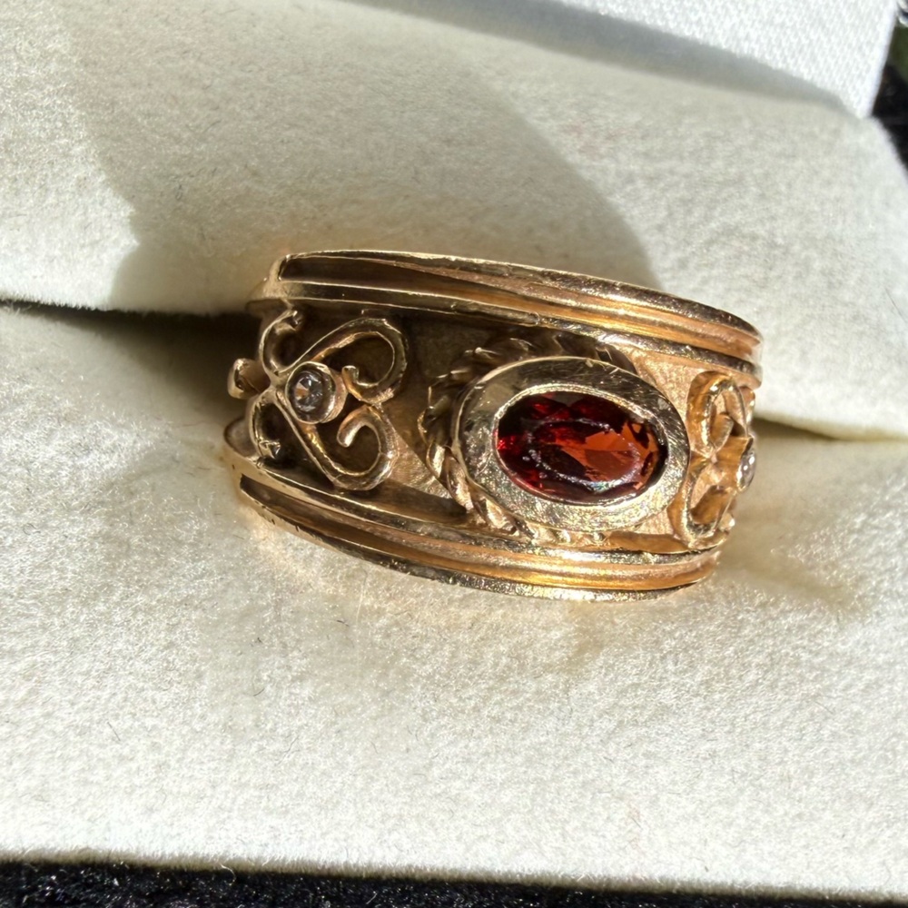 Vintage Gold Filigree Ring with Garnet Center & Diamond Accents - Picture 3 of 5